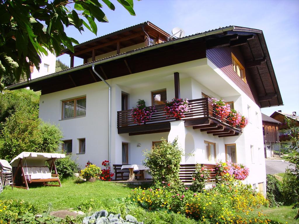 Haus Tasser San Lorenzo di Sebato Exteriör bild